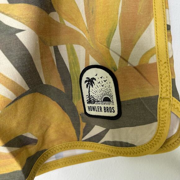 Howler Brothers Bruja Board Shorts Men's 28 Swim Trunks Monstera Mash NWT - Picture 3 of 5